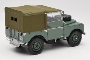 Land Rover 88 Series I Zöld Minichamps 1:18 150168900 Fém – 3. kép a 8-ből