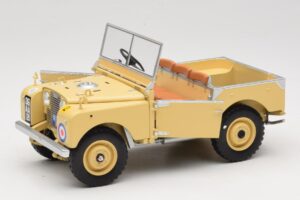 Land Rover 88 Series I RAF Beige Minichamps 1:18 150168911 Fém – 2. kép a 8-ből