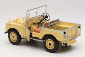 Land Rover 88 Series I RAF Beige Minichamps 1:18 150168911 Fém – 5. kép a 8-ből