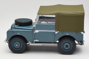 Land Rover 88 Series I Világoskék Minichamps 1:18 150168907 Fém – 4. kép a 8-ből