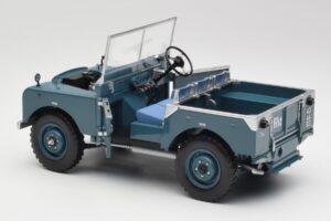 Land Rover 88 Series I Világoskék Minichamps 1:18 150168907 Fém – 5. kép a 8-ből