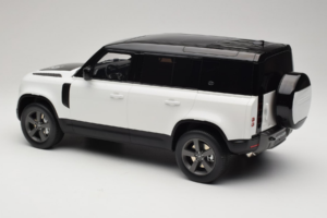 Land Rover Defender 110 L663 GT Spirit 1:12 GT554 Gyanta – 5. kép a 6-ből