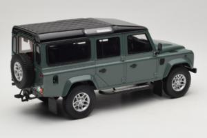 Land Rover Defender Station Wagon Keswick Green GT Spirit 1:18 GT527 Gyanta – 2. kép a 6-ből
