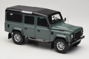 Land Rover Defender Station Wagon Keswick Green GT Spirit 1:18 GT527 Gyanta – 4. kép a 6-ből