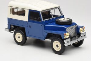 Land Rover Lightweight Series III Sötétkék BoS Models 1:18 BOS382 Gyanta – 4. kép a 6-ből