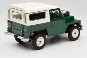 Land Rover Lightweight Series III Hard Top Sötétzöld BoS Models 1:18 BOS355 Gyanta – 2. kép a 6-ből