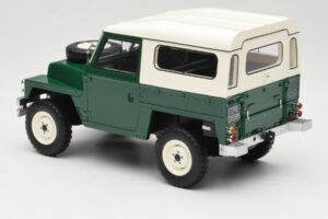 Land Rover Lightweight Series III Hard Top Sötétzöld BoS Models 1:18 BOS355 Gyanta – 5. kép a 6-ből