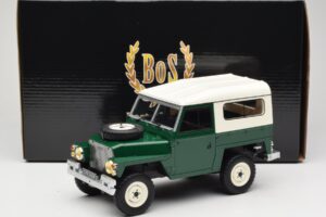 Land Rover Lightweight Series III Hard Top Sötétzöld BoS Models 1:18 BOS355 Gyanta – 6. kép a 6-ből