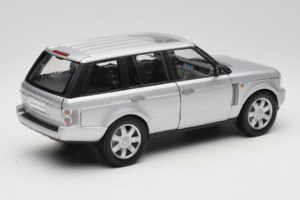 Land Rover Range Rover L322 Ezüst Welly 1:18 12536W Fém – 3. kép a 8-ből