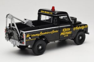 Land Rover Series III Mentőjármű Fekete Universal Hobbies 1:18 4411 Fém – 3. kép a 8-ből