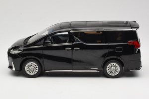 Lexus LM300h Fekete Kyosho 1:18 08963BK Fém – 4. kép a 8-ből