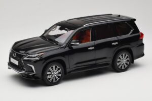 Lexus LX570 J200 Fekete LCD 1:18 LCD18010-BL Fém