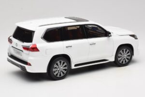Lexus LX570 J200 Fehér LCD 1:18 LCD18010-WH Fém – 3. kép a 8-ből