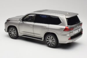 Lexus LX570 Sonic Titán Kyosho 1:18 08955T Fém – 7. kép a 8-ből