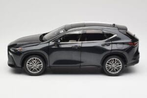 Lexus NX450h+ AZ20 Fekete Kyosho 1:18 08968GBK Gyanta – 4. kép a 8-ből