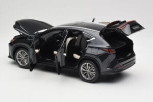 Lexus NX450h+ AZ20 Fekete Kyosho 1:18 08968GBK Gyanta – 5. kép a 8-ből