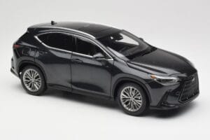 Lexus NX450h+ AZ20 Fekete Kyosho 1:18 08968GBK Gyanta – 6. kép a 8-ből