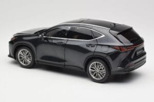 Lexus NX450h+ AZ20 Fekete Kyosho 1:18 08968GBK Gyanta – 7. kép a 8-ből