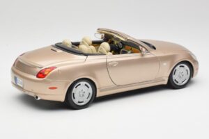 Lexus SC430 Bézs Maisto 1:18 31629 Fém – 3. kép a 8-ből
