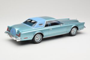Lincoln Continental Mark V Blue Metallic MCG 1:18 MCG18369 Fém – 2. kép a 6-ből