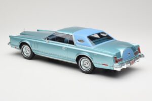 Lincoln Continental Mark V Blue Metallic MCG 1:18 MCG18369 Fém – 5. kép a 6-ből