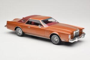 Lincoln Continental Mark V Crystal Apricot Metallic MCG 1:18 MCG18370 Fém – 4. kép a 6-ből