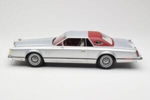 Lincoln Continental Mark V Coupe Ezüst BoS Models 1:18 BOS084 Gyanta – 3. kép a 6-ből