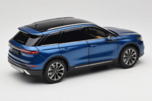 Lincoln Corsair Kék OEM 1:18 LINCOLN001 Fém – 3. kép a 8-ből