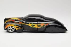 Lincoln Zephyr Scrape Custom Fekete Lángokkal Hot Wheels 1:18 57319 Fém – 4. kép a 8-ből