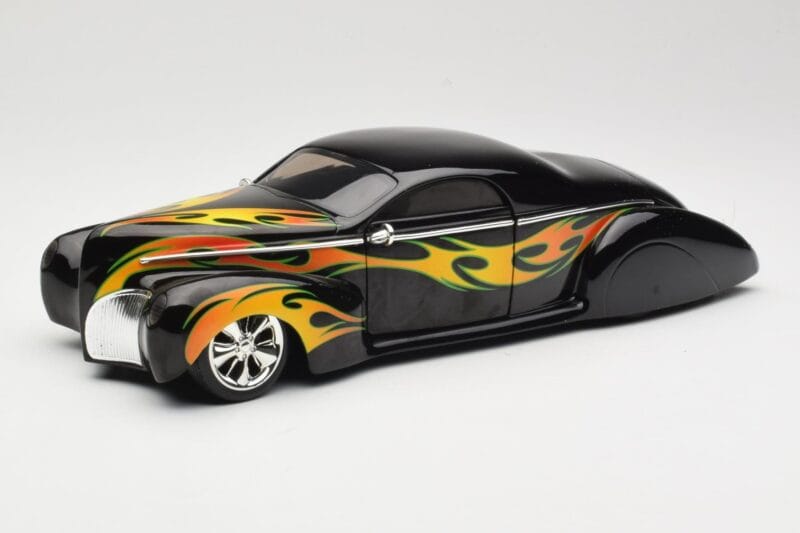 Lincoln Zephyr Scrape Custom Fekete Lángokkal Hot Wheels 1:18 57319 Fém