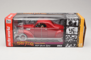 Lincoln Zephyr The Three Stooges Film-Autó Auto World 1:18 AWSS113/06 Fém – 5. kép a 5-ből