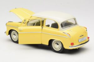 Lloyd Alexander TS Sárga Revell 1:18 08958 Fém – 5. kép a 8-ből