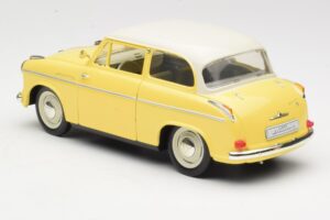 Lloyd Alexander TS Sárga Revell 1:18 08958 Fém – 7. kép a 8-ből