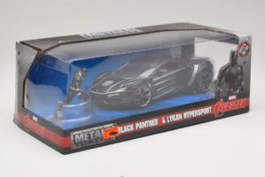 Lykan HyperSport Black Panther Figurával Metals Diecast 1:24 99723 Fém – 2. kép a 3-ből