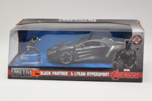 Lykan HyperSport Black Panther Figurával Metals Diecast 1:24 99723 Fém