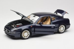 Maserati 3200 GT Fekete Bburago 1:18 3371 Fém – 2. kép a 8-ből