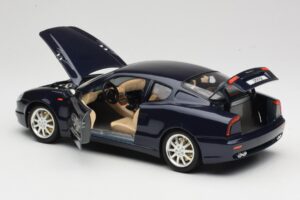 Maserati 3200 GT Fekete Bburago 1:18 3371 Fém – 5. kép a 8-ből