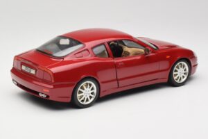 Maserati 3200 GT Sötétvörös Bburago 1:18 3341-M2 Fém – 3. kép a 8-ből