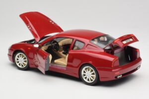 Maserati 3200 GT Sötétvörös Bburago 1:18 3341-M2 Fém – 5. kép a 8-ből