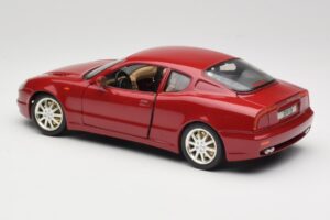 Maserati 3200 GT Sötétvörös Bburago 1:18 3341-M2 Fém – 7. kép a 8-ből