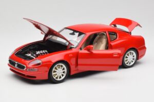 Maserati 3200 GT Rosso Mondiale Bburago 1:18 3341-M1 Fém – 2. kép a 8-ből