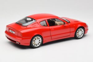 Maserati 3200 GT Rosso Mondiale Bburago 1:18 3341-M1 Fém – 3. kép a 8-ből