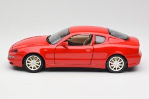 Maserati 3200 GT Rosso Mondiale Bburago 1:18 3341-M1 Fém – 4. kép a 8-ből