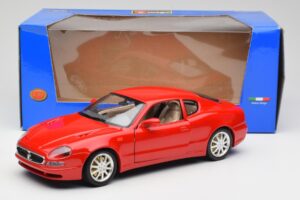 Maserati 3200 GT Rosso Mondiale Bburago 1:18 3341-M1 Fém – 8. kép a 8-ből