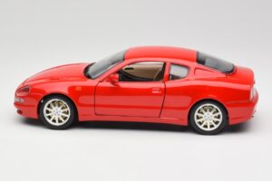 Maserati 3200 GT Piros Különleges Gyűjtemény Bburago 1:18 30071 Fém – 4. kép a 8-ből
