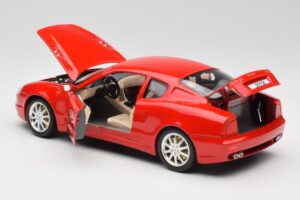 Maserati 3200 GT Piros Különleges Gyűjtemény Bburago 1:18 30071 Fém – 5. kép a 8-ből