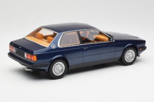 Maserati Biturbo Coupe Sötétkék Metál Minichamps 1:18 107123500 Fém – 2. kép a 6-ből