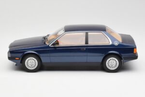 Maserati Biturbo Coupe Sötétkék Metál Minichamps 1:18 107123500 Fém – 3. kép a 6-ből