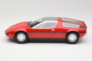 Maserati Bora Piros & Ezüst Minichamps 1:18 107123721 Gyanta – 3. kép a 6-ből