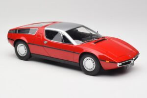 Maserati Bora Piros & Ezüst Minichamps 1:18 107123721 Gyanta – 4. kép a 6-ből